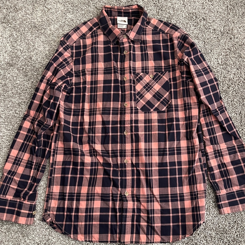 Men’s The North Face Plaid Blue and Salmon Colored Button Down Long Sleeve Shirt